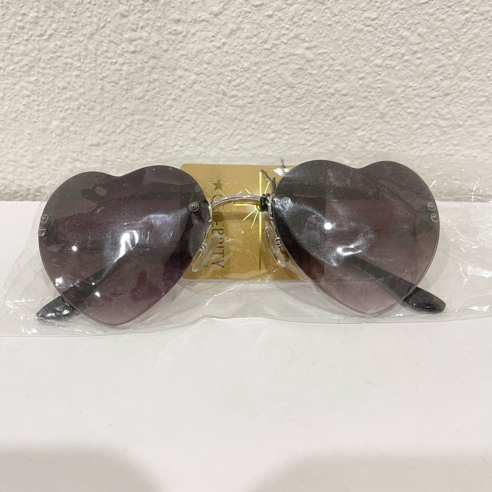 Celebrity Sunglasses Pink Heart Shaped Women Men Unisex UV Protection New w/Tags